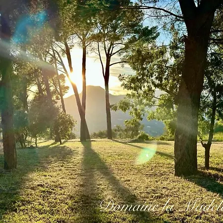 ラグジュアリーテント Domaine La Madeleine - Insolite